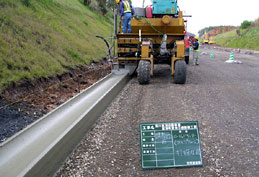 (高速道路のロールドガッタの施工事例)